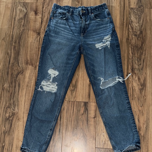 American Eagle Outfitters Denim - American Eagle Outfitters Distressed Dark Curvy mom Jeans